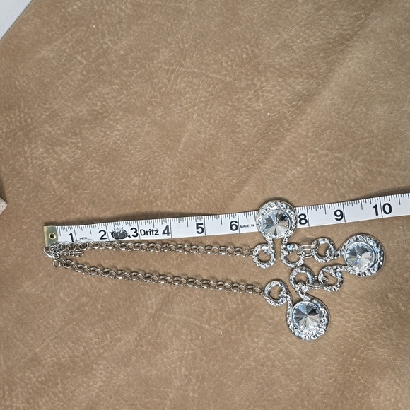 Gorgeous silve tone statement Necklace - Picture 5 of 8